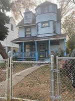 Pre-foreclosure in  WESTERVELT AVE Staten Island, NY 10301