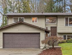 Pre-foreclosure in  204th Pl SE Bothell, WA 98012