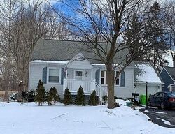  Reddick Dr, Syracuse NY