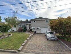 Pre-foreclosure in  Benjamin Rd North Babylon, NY 11703