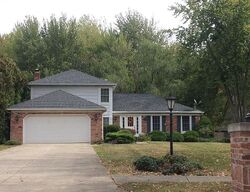 Pre-foreclosure in  Old Post Rd Olmsted Falls, OH 44138