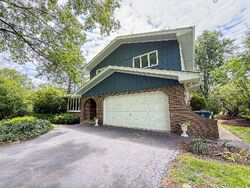Pre-foreclosure in  S Iroquois Rd Palos Park, IL 60464