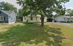 Pre-foreclosure in  Royal Pkwy W Buffalo, NY 14221