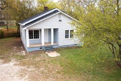 Pre-foreclosure in  Gammell St Seneca, SC 29678