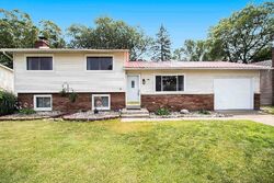 Pre-foreclosure in  Prescott Dr Mishawaka, IN 46544