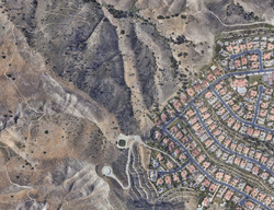 Pre-foreclosure in  Prado De Las Flores Calabasas, CA 91302