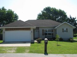Pre-foreclosure in  Crocodile Ave Sparta, MO 65753