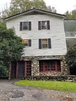 Pre-foreclosure in  Glenn Springs Rd Spartanburg, SC 29302