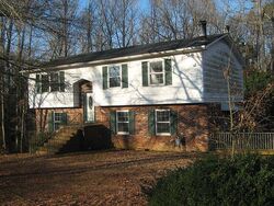 Pre-foreclosure in  BLUEBIRD RD Union, SC 29379