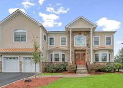  Carriage Dr, Piscataway NJ