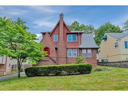 Pre-foreclosure in  Parkway Maywood, NJ 07607