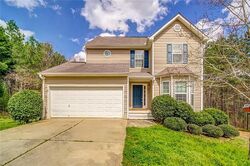 Pre-foreclosure in  Bainbridge Cir Dallas, GA 30132