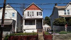 Pre-foreclosure in  Sutherland St Pittsburgh, PA 15204