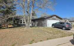 Pre-foreclosure in  Neal Ave Cheyenne, WY 82007