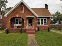 Pre-foreclosure in  Bayard Park Dr Evansville, IN 47714