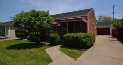 Pre-foreclosure in  Raven Ave Eastpointe, MI 48021