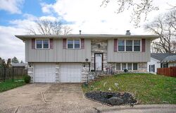 Pre-foreclosure in  W Bonnaire Ct Peoria, IL 61615