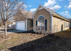 Pre-foreclosure in  Amberley Woods Dr Helena, AL 35080