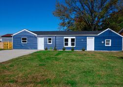 Pre-foreclosure in  Appleton Ln Louisville, KY 40216