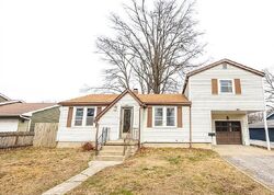 Pre-foreclosure in  W Green St Mascoutah, IL 62258