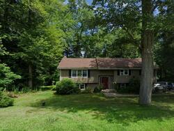 Pre-foreclosure in  Arnold Dr Bloomfield, CT 06002