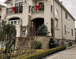 Pre-foreclosure in  Alverson Ave Staten Island, NY 10309