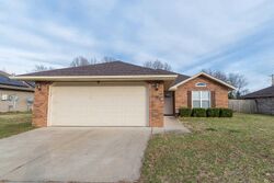 Pre-foreclosure in  S 20th Ave Ozark, MO 65721