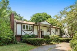 Pre-foreclosure in  Graymore Rd Waltham, MA 02451