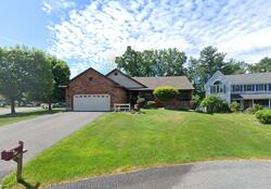 Pre-foreclosure in  Barrington Ct Schenectady, NY 12309
