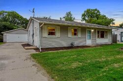 Pre-foreclosure in  Scott Ln Machesney Park, IL 61115