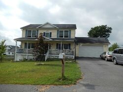 Pre-foreclosure in  Raymond Dr #L-6 Jermyn, PA 18433
