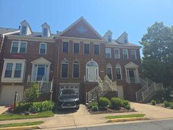  Lynnhaven Sq, Sterling VA
