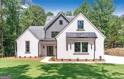 Pre-foreclosure in  Hunters Way Hoschton, GA 30548