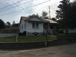  N Hickory St, Elizabeth IL