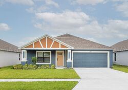 Pre-foreclosure in  W 6th St Frostproof, FL 33843