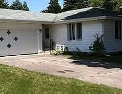  E 3rd St, Momence IL