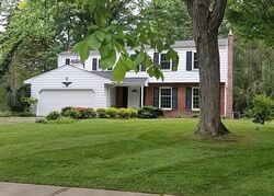 Pre-foreclosure in  Vera Dr Broadview Heights, OH 44147