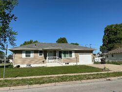 Pre-foreclosure in  23rd Ave Columbus, NE 68601