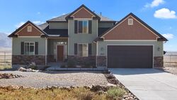 Pre-foreclosure in  W Rim Rock Dr Stockton, UT 84071