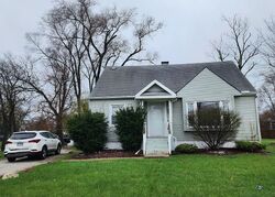 Pre-foreclosure in  Lincoln Ave Dolton, IL 60419