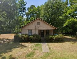 Pre-foreclosure in  Young St Marshall, TX 75670