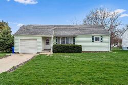  Maplewood Dr, Oelwein IA