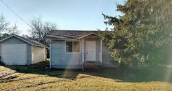 Pre-foreclosure in  115th St E Tacoma, WA 98445