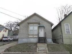Pre-foreclosure in  Wellington Ave Elgin, IL 60120