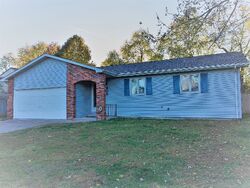 Pre-foreclosure in  Coral Dr Fairview Heights, IL 62208