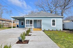 Pre-foreclosure in  E Ann St Kaufman, TX 75142