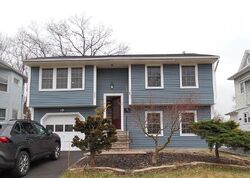 Pre-foreclosure in  PENFIELD PL Dunellen, NJ 08812