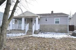 Pre-foreclosure in  Parkside Rd Columbus, OH 43204