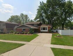 Pre-foreclosure in  Gettysburg Dr Rolling Meadows, IL 60008