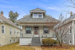 Pre-foreclosure in  N Mont Clare Ave Elmwood Park, IL 60707